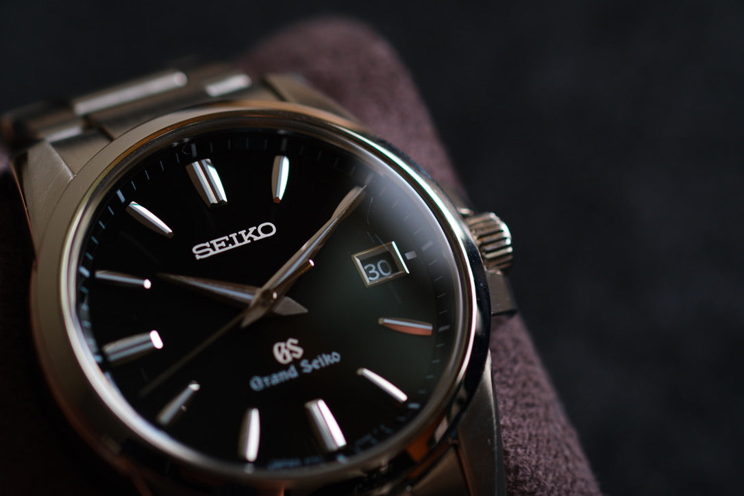 Grand Seiko SBGX055 9F62-0AA1 Quart Black Dial 37mm Excellent Condition