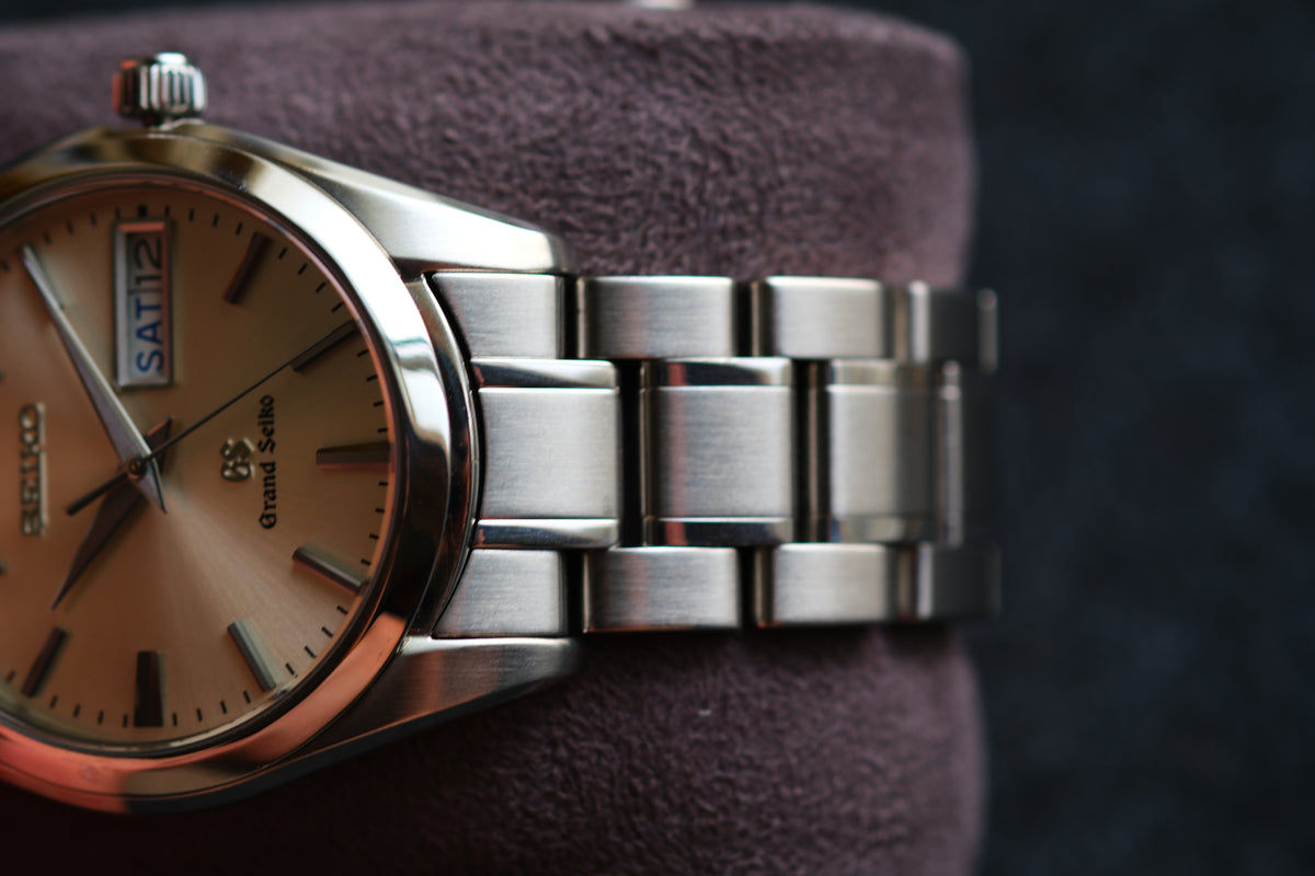 Grand Seiko SBGT035 9F83-0AH0 Double Date Champange Dial Dark Hands Great Condition