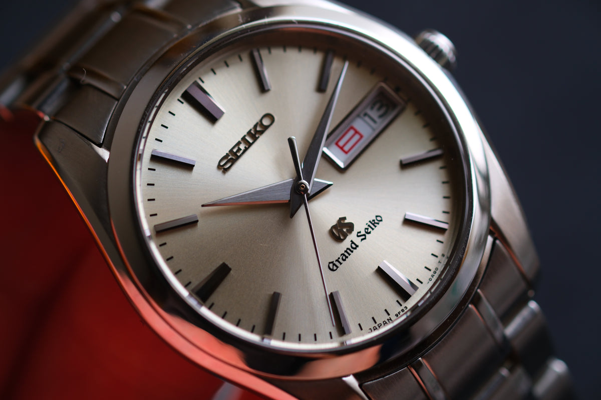 Grand Seiko SBGT035 9F83-0AH0 Double Date Champange Dial Dark Hands Great Condition
