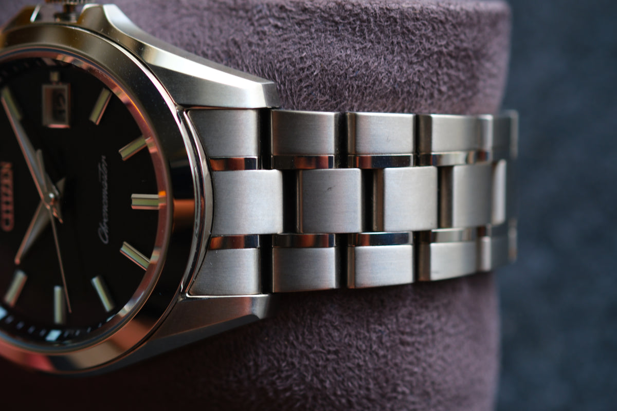 The Citizen Chrnomaster A060-T024271 Eco Drive Full Titanium Black Washi Dial Great Condition