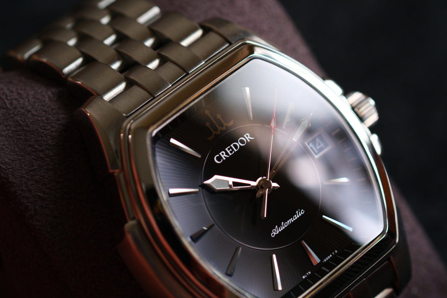 Credor Tonneau Pacifique GCBR985 8L75-00B0 Black Dial Full Serviced Excellent Condition Beautifull AR Full box Serviced Paper