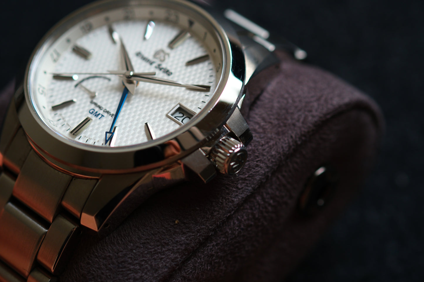 Grand Seiko SBGE209 9R66-0AE0 Spring Drive GMT Blue hands GMT Beautifull Texture Dial