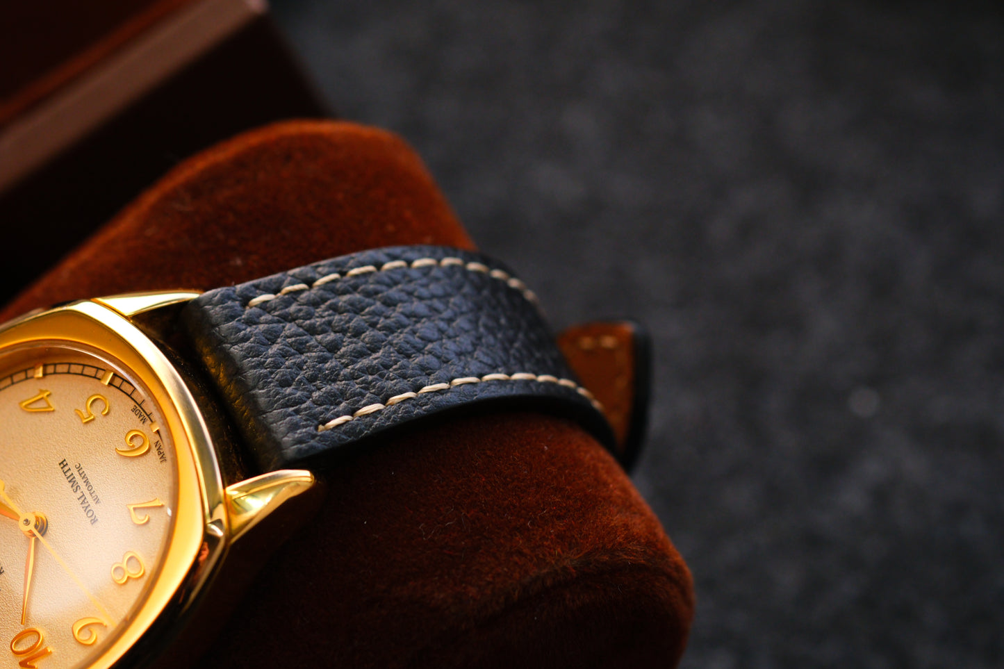 Kuoe Royal Smith 90-008 Gold Full Box Good Condition