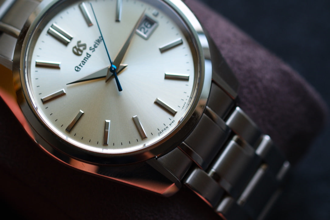 Grand Seiko SBGV205 9F82-0AA0 44GS Heritage Collection Blue Hands Champange Dial Great Condition