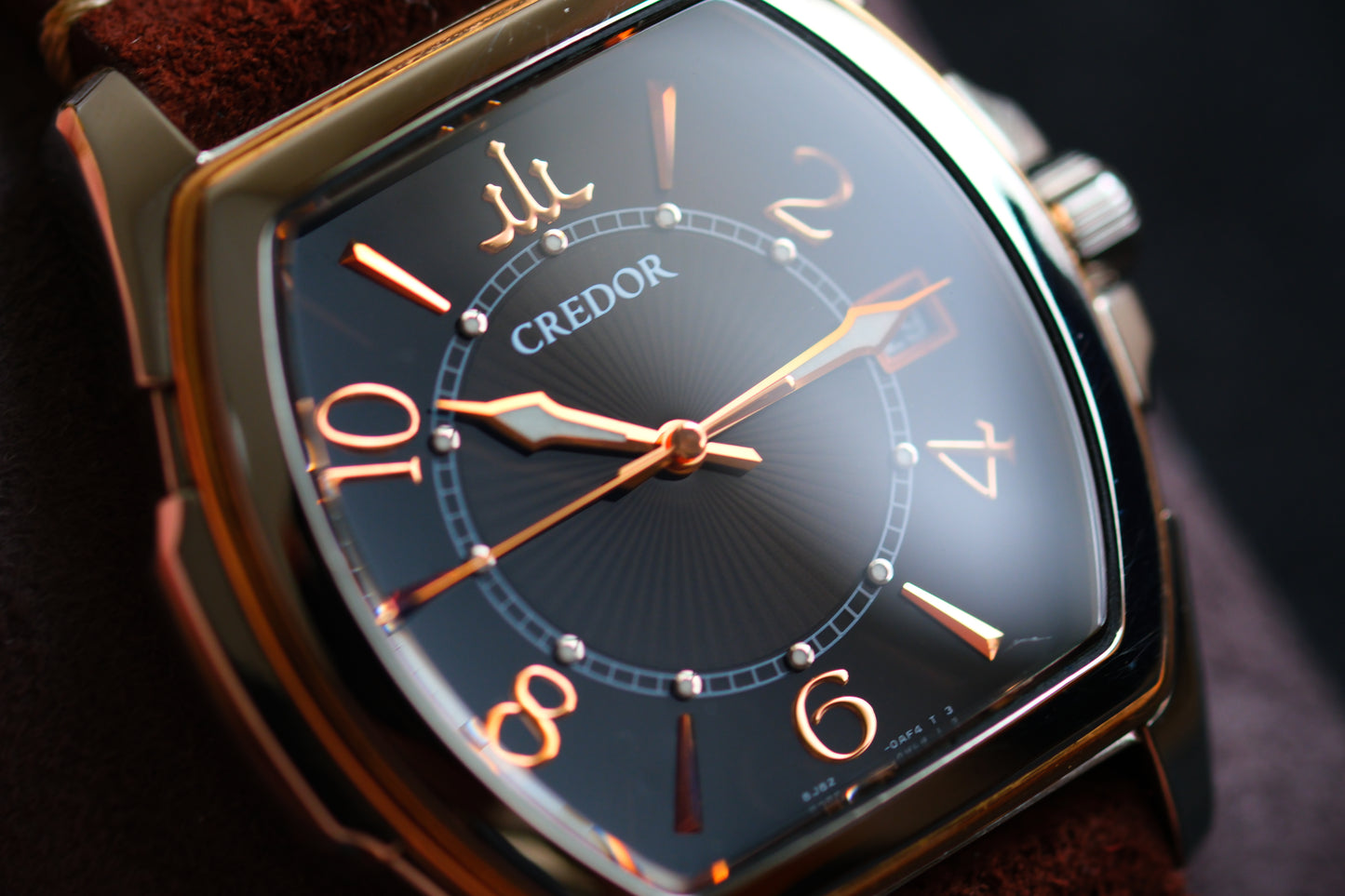 Credor Tonneau GCAX970 8J82-0AE0 Pacifique 18K Bezel Brown Dial Excellent Condition
