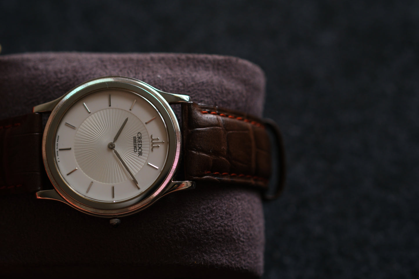 Credor 5A74-2010 JDM Ultra-Slim Dress Watch White Two tone Dial Vintage Style 18KWG Bezel Good Condition