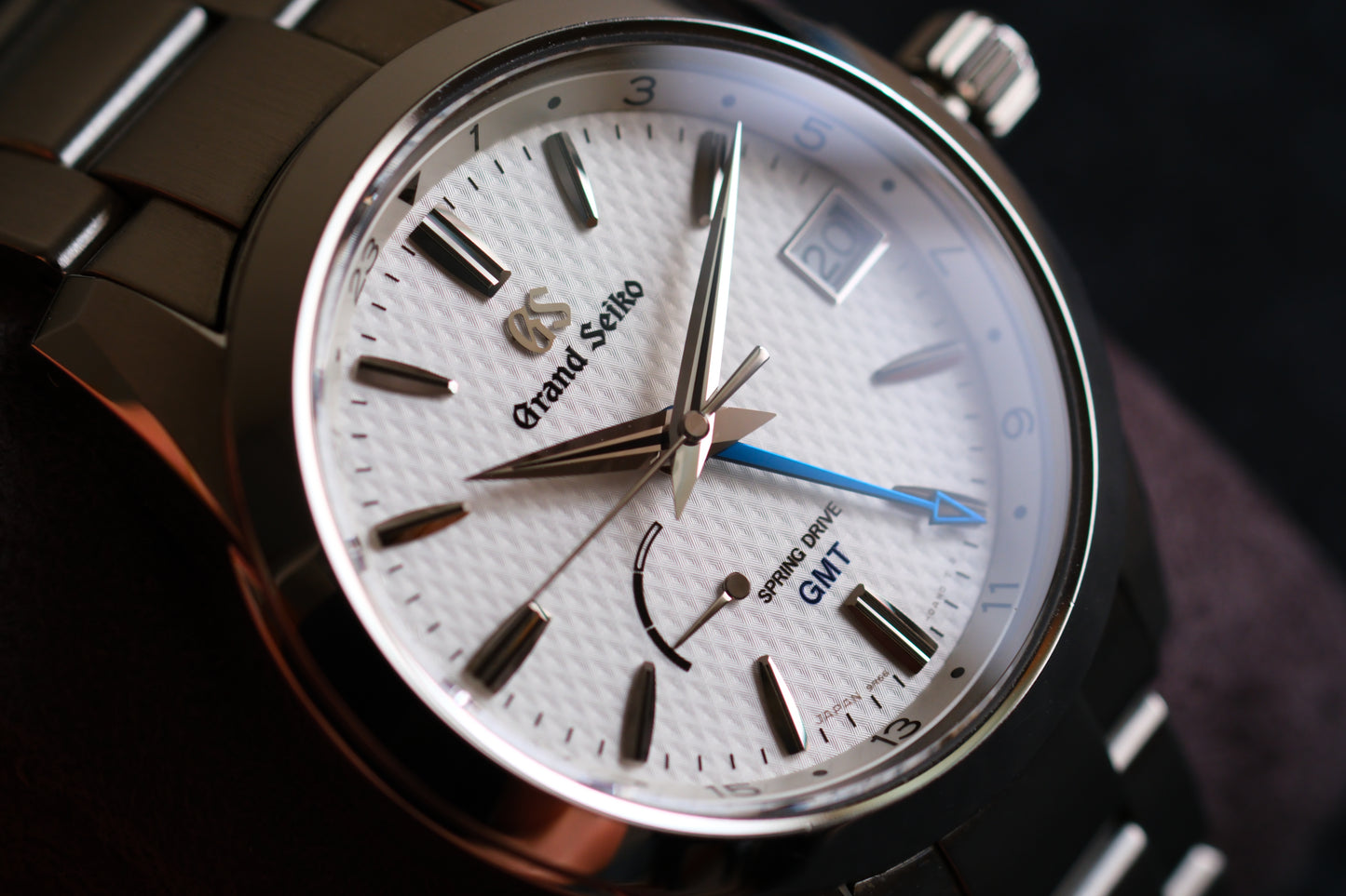 Grand Seiko SBGE209 9R66-0AE0 Spring Drive GMT Blue hands GMT Beautifull Texture Dial