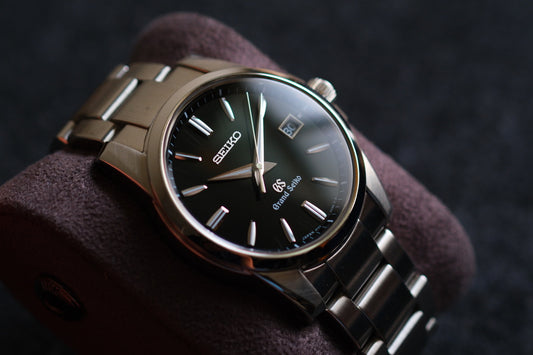 Grand Seiko SBGX055 9F62-0AA1 Quart Black Dial 37mm Excellent Condition