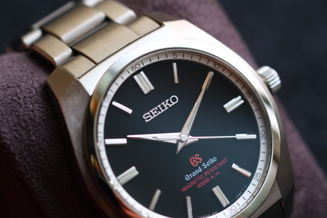 Grand Seiko SBGX093 9F61-0AD0 Sport Watch High Magnetic Resistant Box Manual User Great Condition