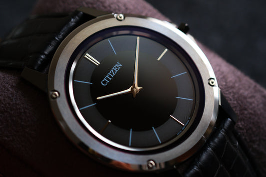 Citizen One AR5024-01E 1mm Movement Eco Drive Solar Power The World's First Black Dial Two tone Excellent Condition
