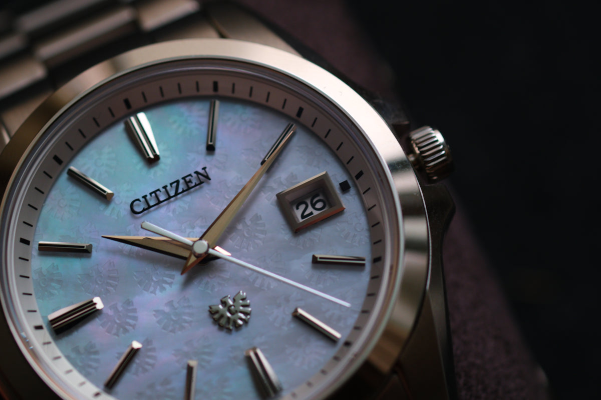 The Citizen AQ4060-50W Eco Drive A060-T026443 Limited Edition 300 MOP Eagle Texture Very Rare Full Box Paper Excelent Condition