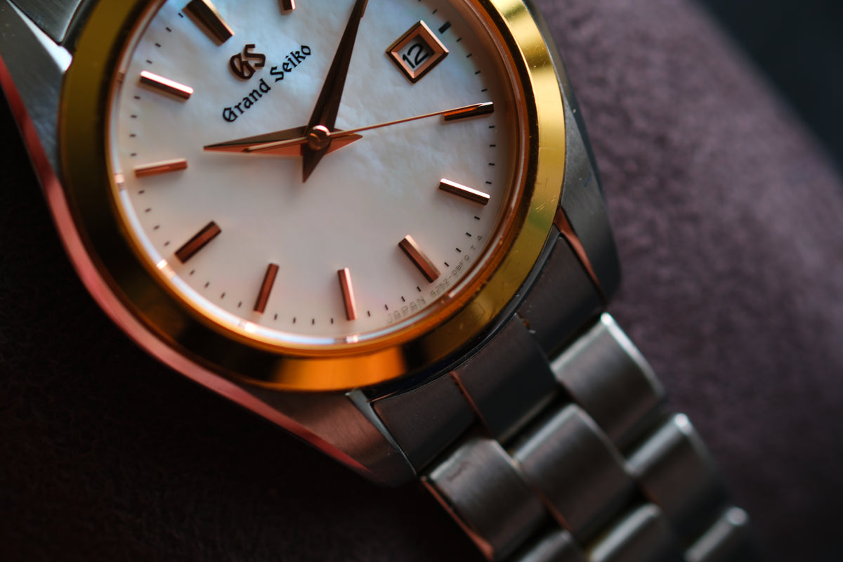 Grand Seiko STGF268 Lady Watch 26mm Heritage Collection 18K Bezel MOP Dial Beautiful Dial Great Condition