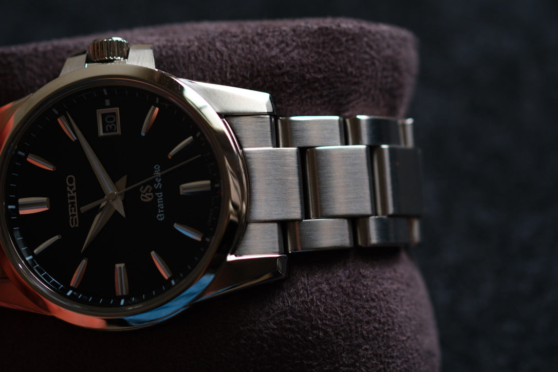Grand Seiko SBGX055 9F62-0AA1 Quart Black Dial 37mm Excellent Condition
