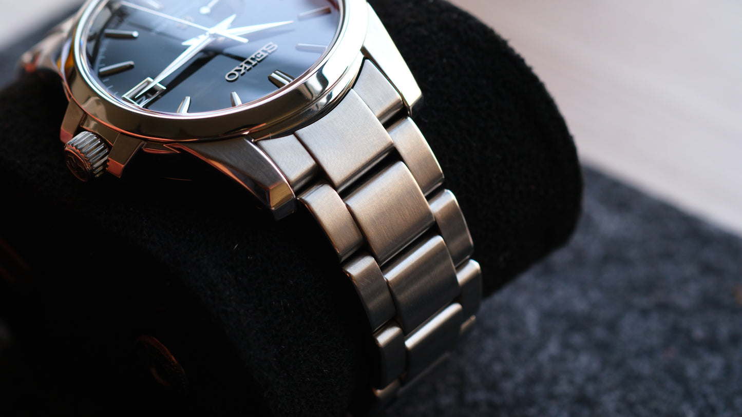 Grand Seiko Spring Drive 9R65-0AG1 Black Dial Excellent Dial Full Serviced