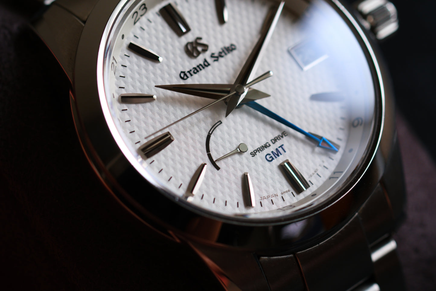 Grand Seiko SBGE209 9R66-0AE0 Spring Drive GMT Blue hands GMT Beautifull Texture Dial