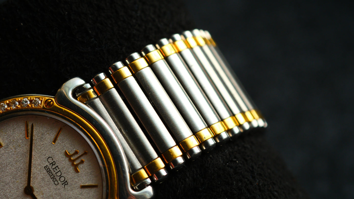 Credor Hattori 5A74-0290 18K Gold Diamond Bezel Beautiful Dial