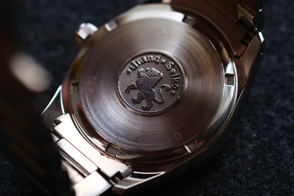 Grand Seiko SBGT035 9F83-0AH0 Double Date Champange Dial Dark Hands Great Condition