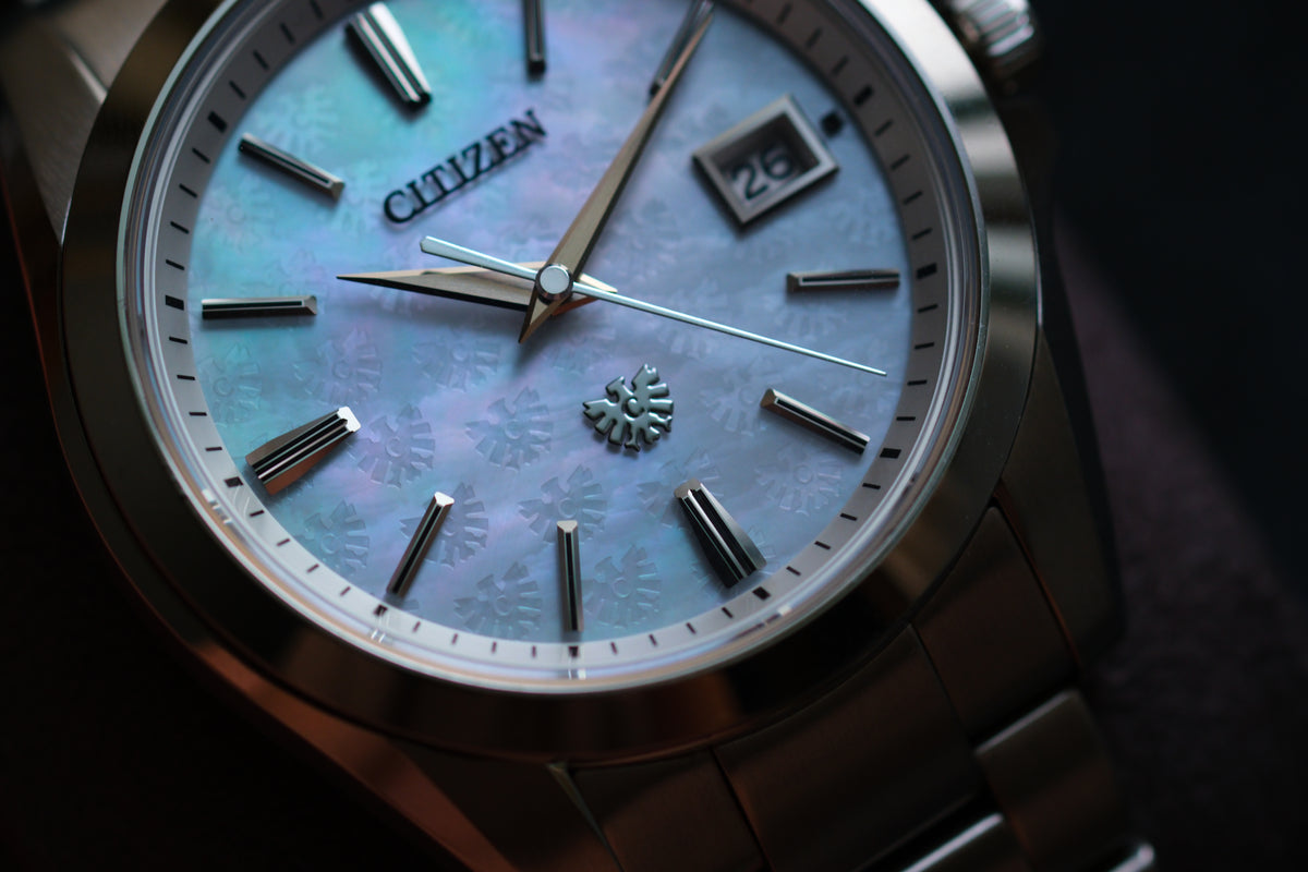 The Citizen AQ4060-50W Eco Drive A060-T026443 Limited Edition 300 MOP Eagle Texture Very Rare Full Box Paper Excelent Condition