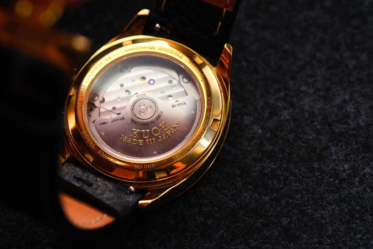 Kuoe Royal Smith 90-008 Gold Full Box Good Condition