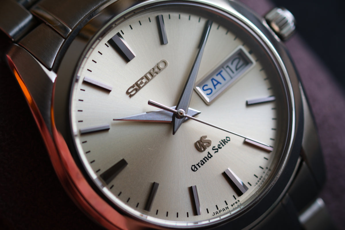 Grand Seiko SBGT035 9F83-0AH0 Double Date Champange Dial Dark Hands Great Condition