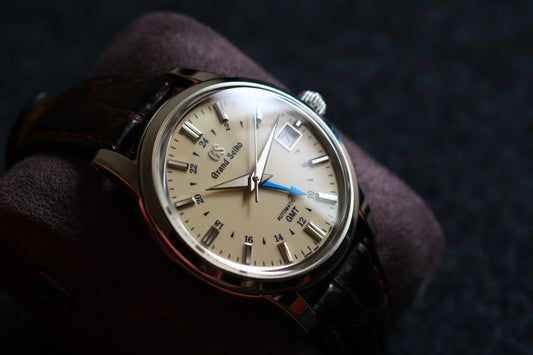 Grand Seiko SBGM221 9s66-00A0 Mechanical GMT Warm Ivory dial Excellent Condition Full Box Paper Hang Tag