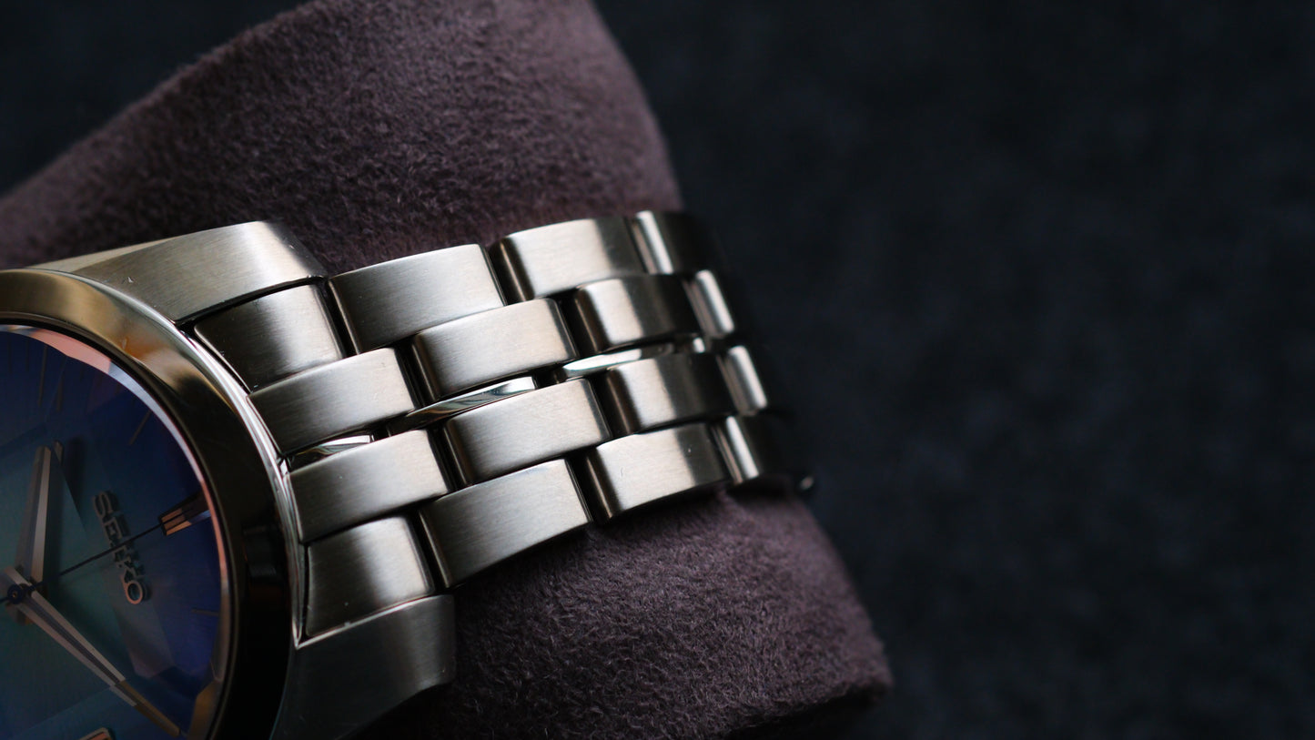 SARB001 6R15-00D0 Rare with Sunburst Blue Dial Sapphire Glass Cut Good Condition