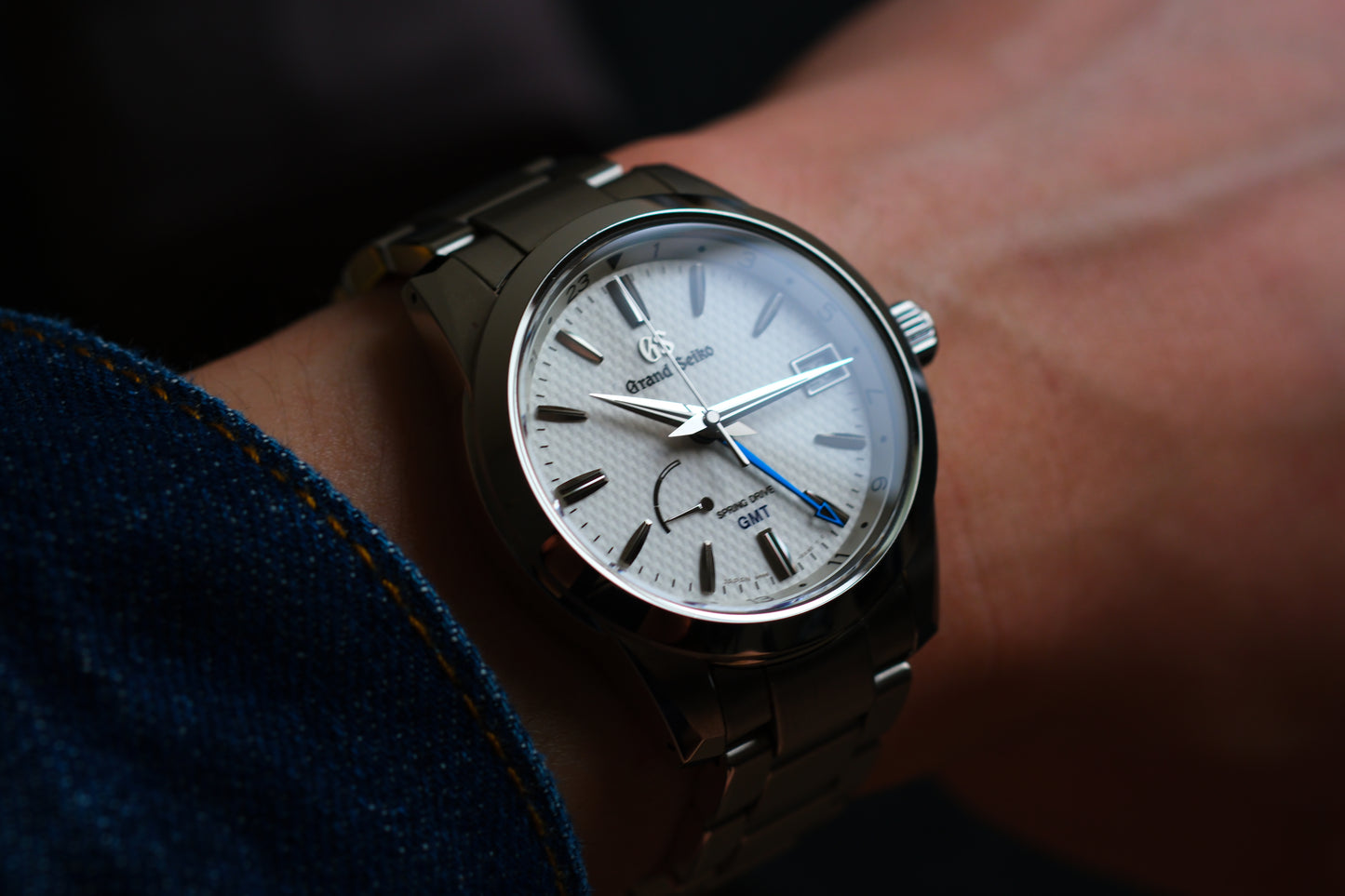 Grand Seiko SBGE209 9R66-0AE0 Spring Drive GMT Blue hands GMT Beautifull Texture Dial