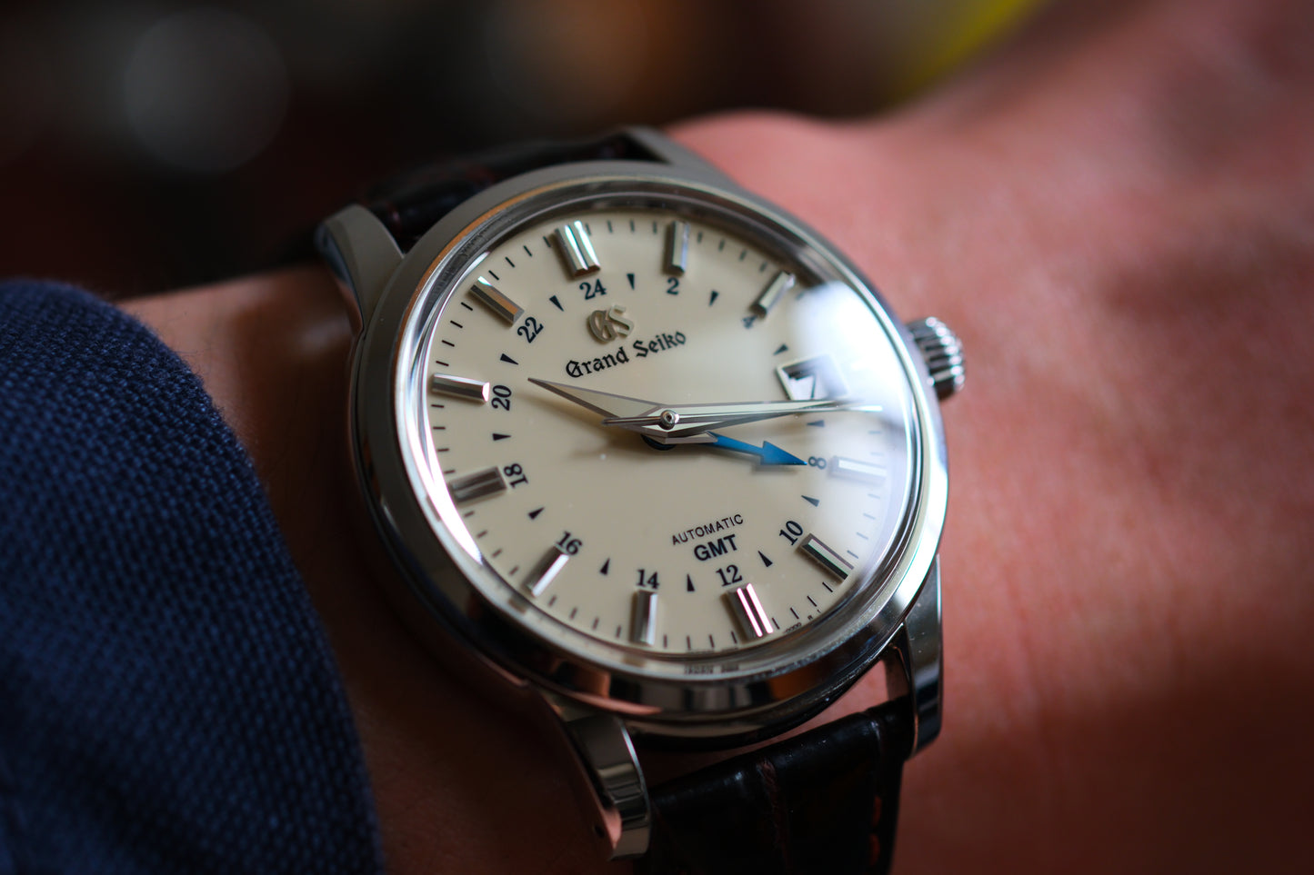 Grand Seiko SBGM221 9s66-00A0 Mechanical GMT Warm Ivory dial Excellent Condition Full Box Paper Hang Tag