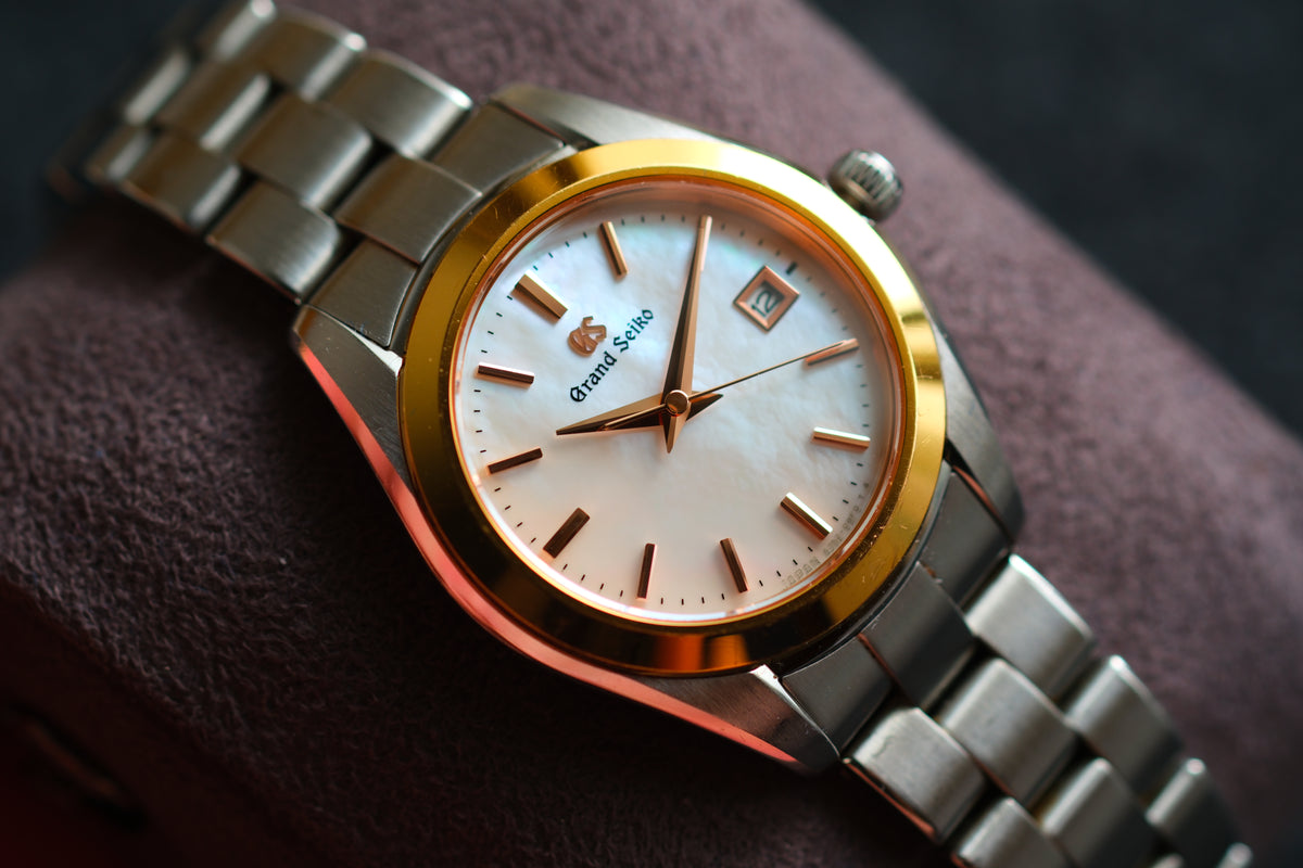 Grand Seiko STGF268 Lady Watch 26mm Heritage Collection 18K Bezel MOP Dial Beautiful Dial Great Condition