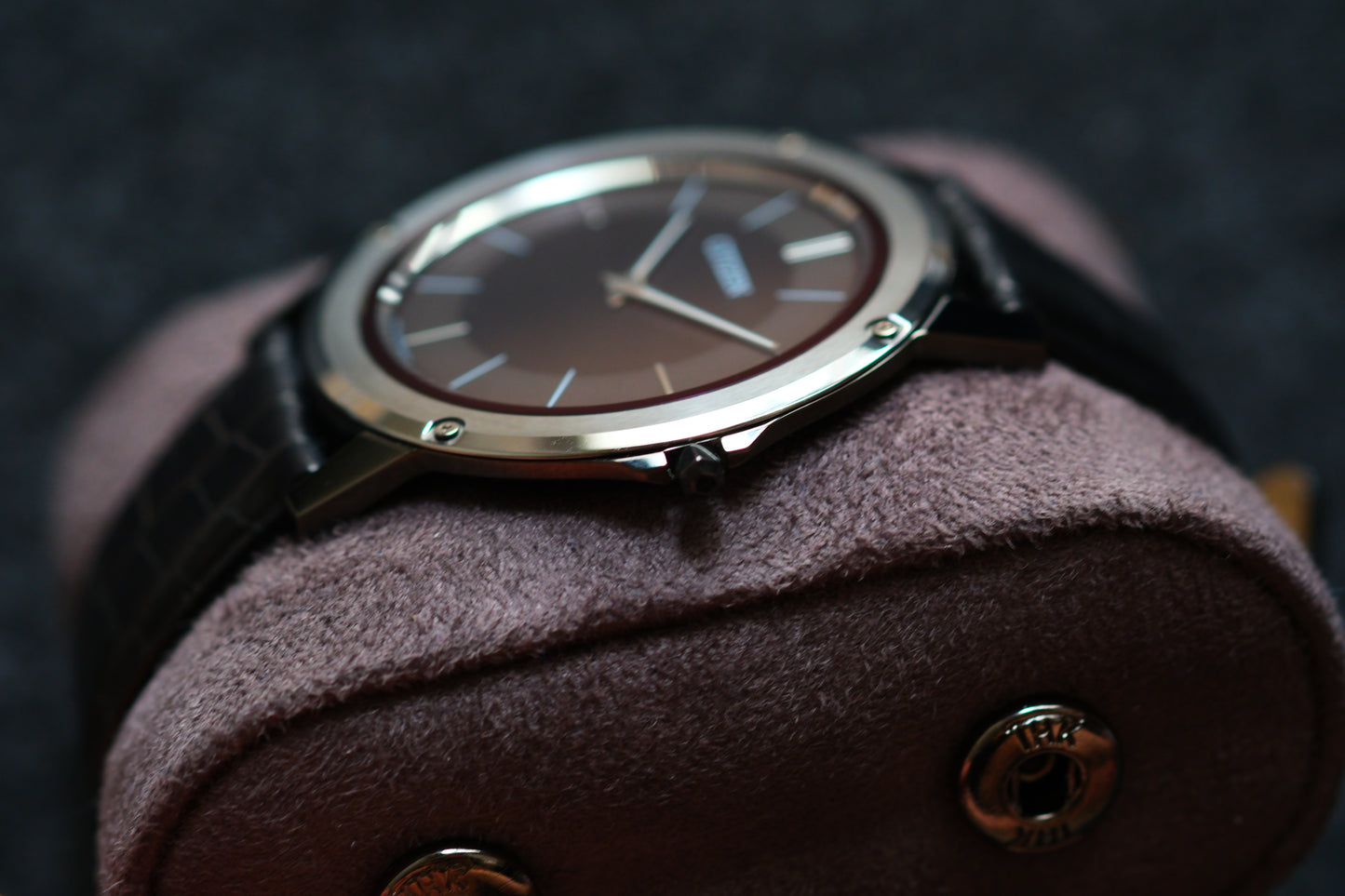 Citizen One AR5024-01E 1mm Movement Eco Drive Solar Power The World's First Black Dial Two tone Excellent Condition
