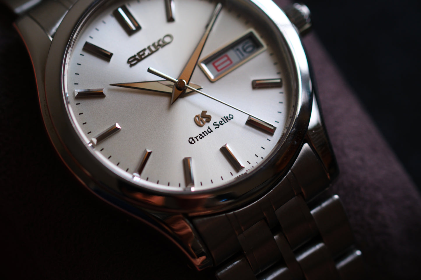 Grand Seiko SBGT005 9F83-9A30 Day Date Excellent Condition Vintage Watch Champange Dial Travel Box