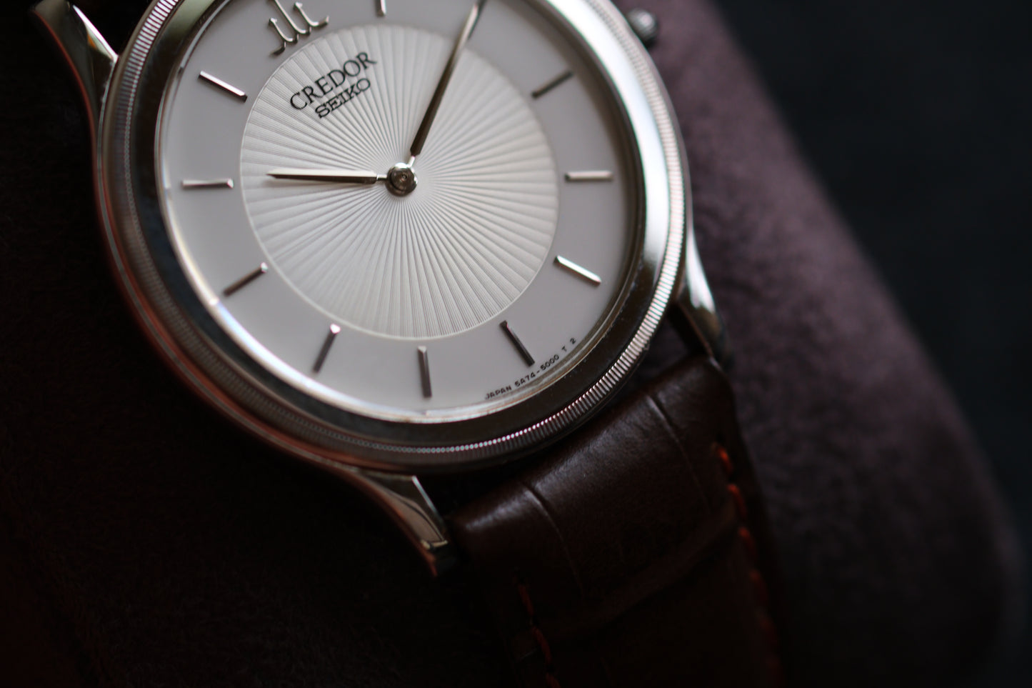 Credor 5A74-2010 JDM Ultra-Slim Dress Watch White Two tone Dial Vintage Style 18KWG Bezel Good Condition