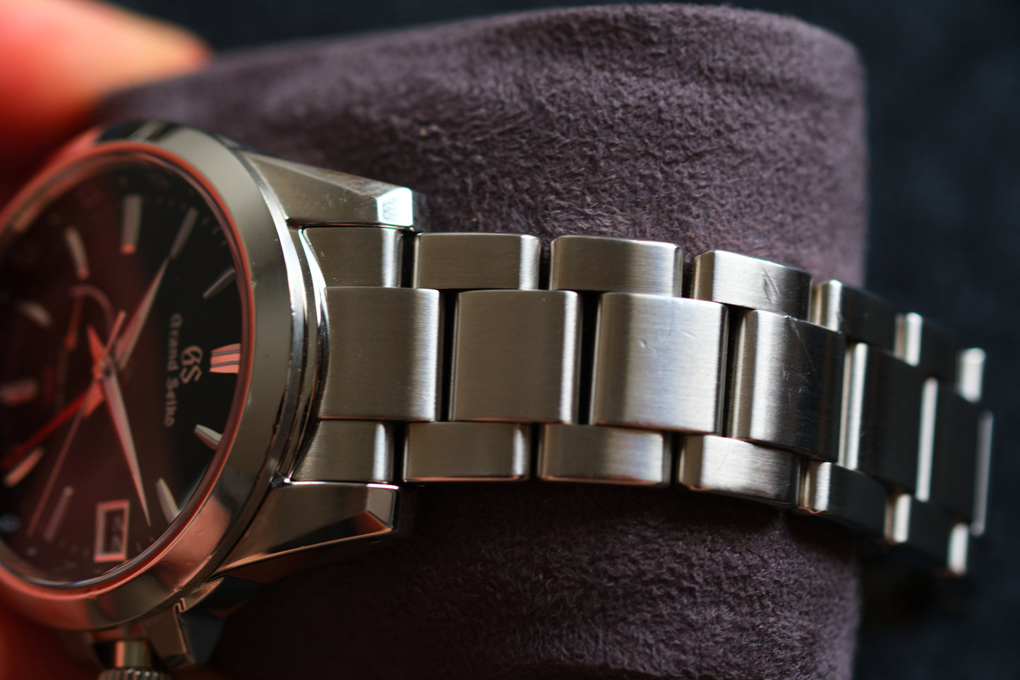 Grand Seiko SBGE213 9R66-0AE0 Spring Drive GMT Red Hands Black Dial Box Manual User Hang Tag Good Condition