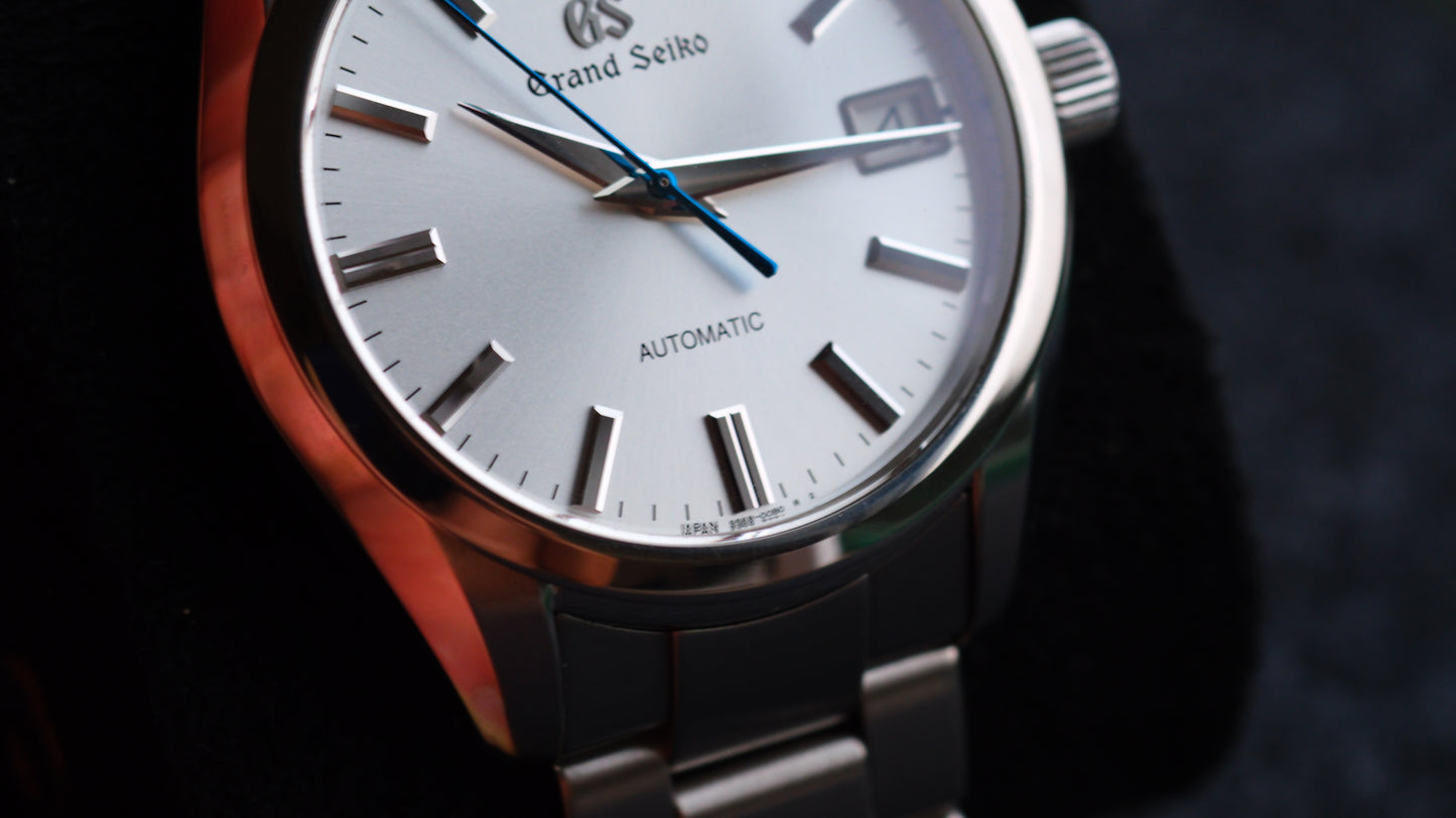 Grand Seiko SBGR307 9S68 Heritage new GS Logo Version White Dial Excellent Condition Full Box