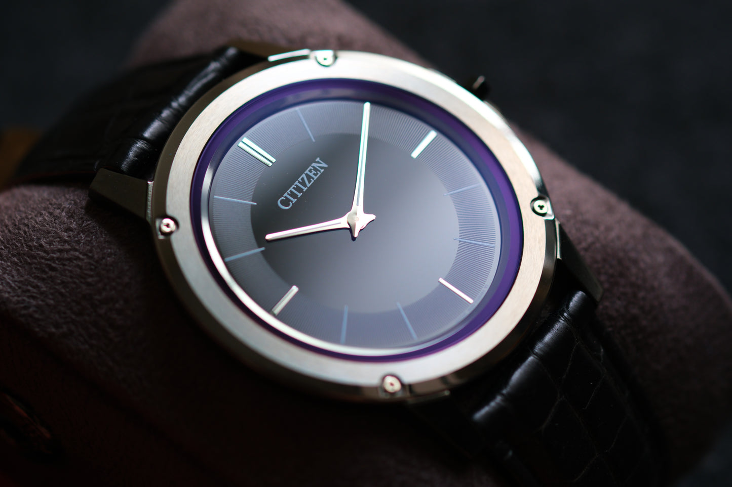 Citizen One AR5024-01E 1mm Movement Eco Drive Solar Power The World's First Black Dial Two tone Excellent Condition