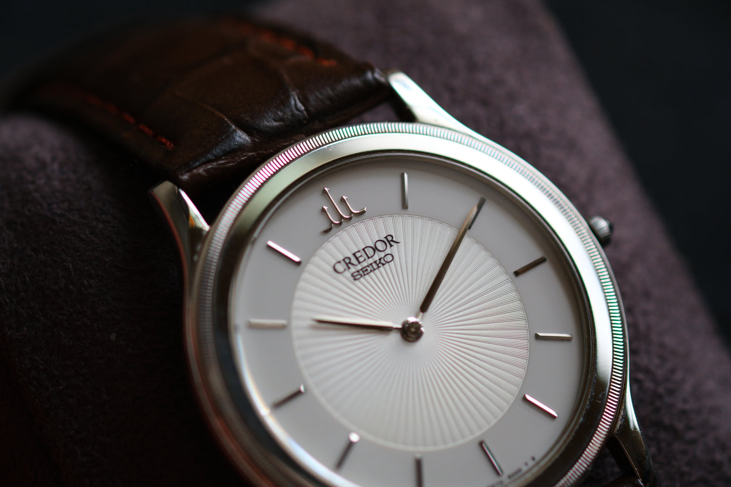 Credor 5A74-2010 JDM Ultra-Slim Dress Watch White Two tone Dial Vintage Style 18KWG Bezel Good Condition