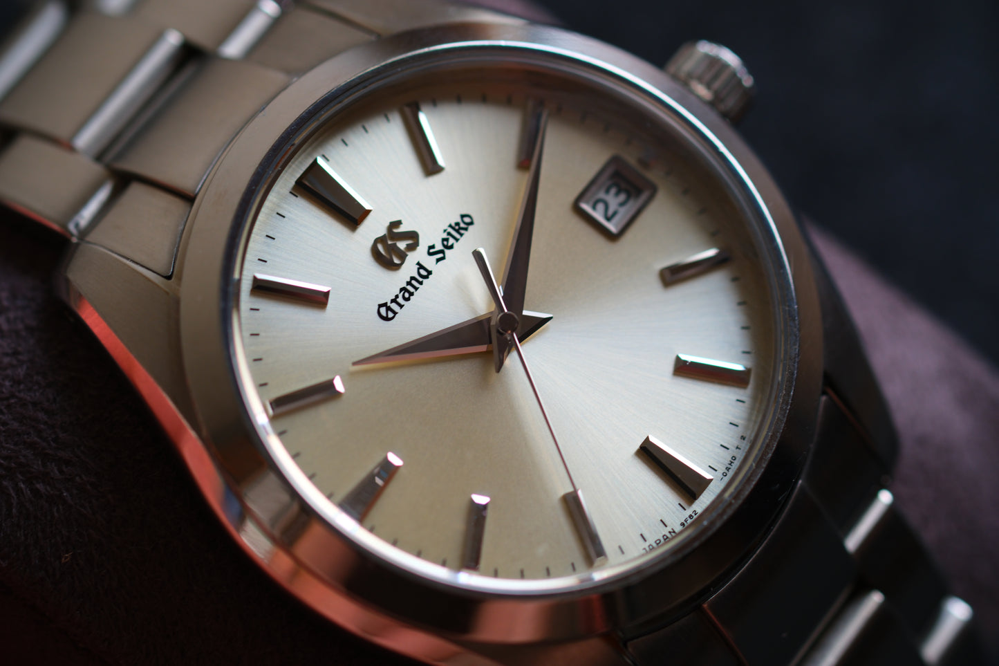 Grand Seiko SBGV221 9F82 40mm Champange Dial Full Box Paper Hang Tag Full Serviced Paper