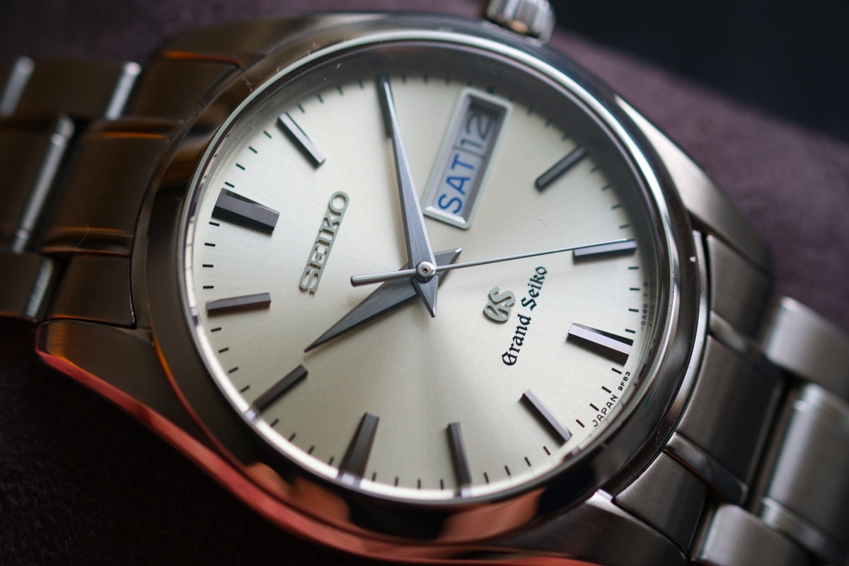 Grand Seiko SBGT035 9F83-0AH0 Double Date Champange Dial Dark Hands Great Condition