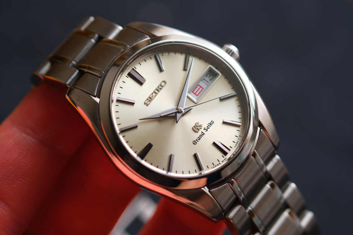 Grand Seiko SBGT035 9F83-0AH0 Double Date Champange Dial Dark Hands Great Condition