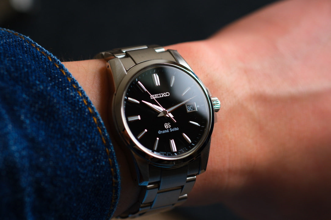 Grand Seiko SBGX055 9F62-0AA1 Quart Black Dial 37mm Excellent Condition