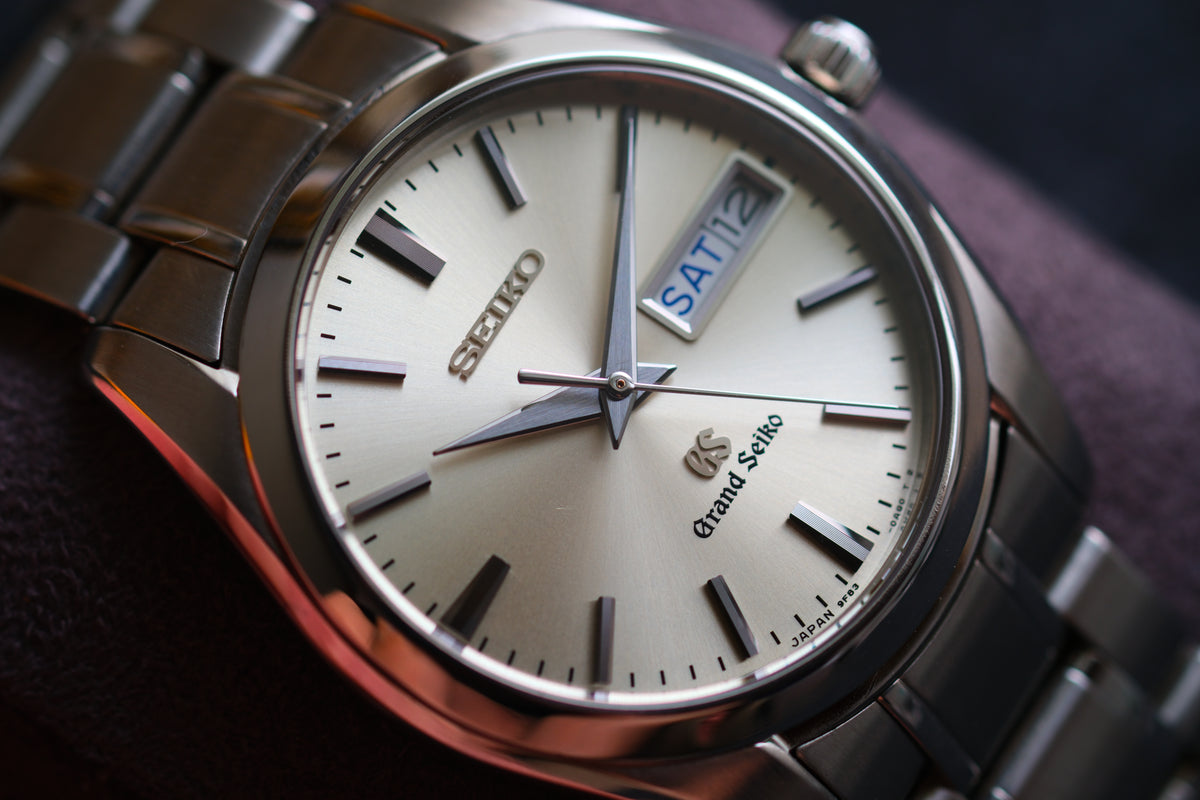 Grand Seiko SBGT035 9F83-0AH0 Double Date Champange Dial Dark Hands Great Condition