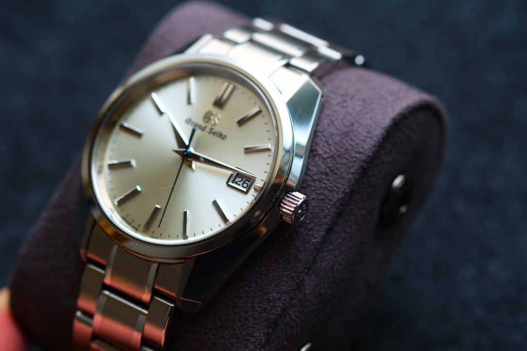Grand Seiko SBGV205 9F82-0AA0 44GS Heritage Collection Blue Hands Champange Dial Great Condition