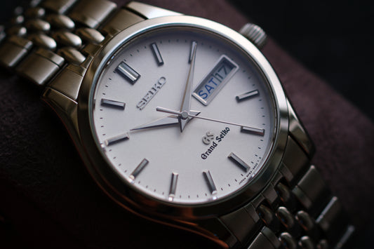 Grand Seiko SBGT001 9F83-9A00 Day date Excellent Condition Vintage Watch White Dial Full Box Paper Super Rare