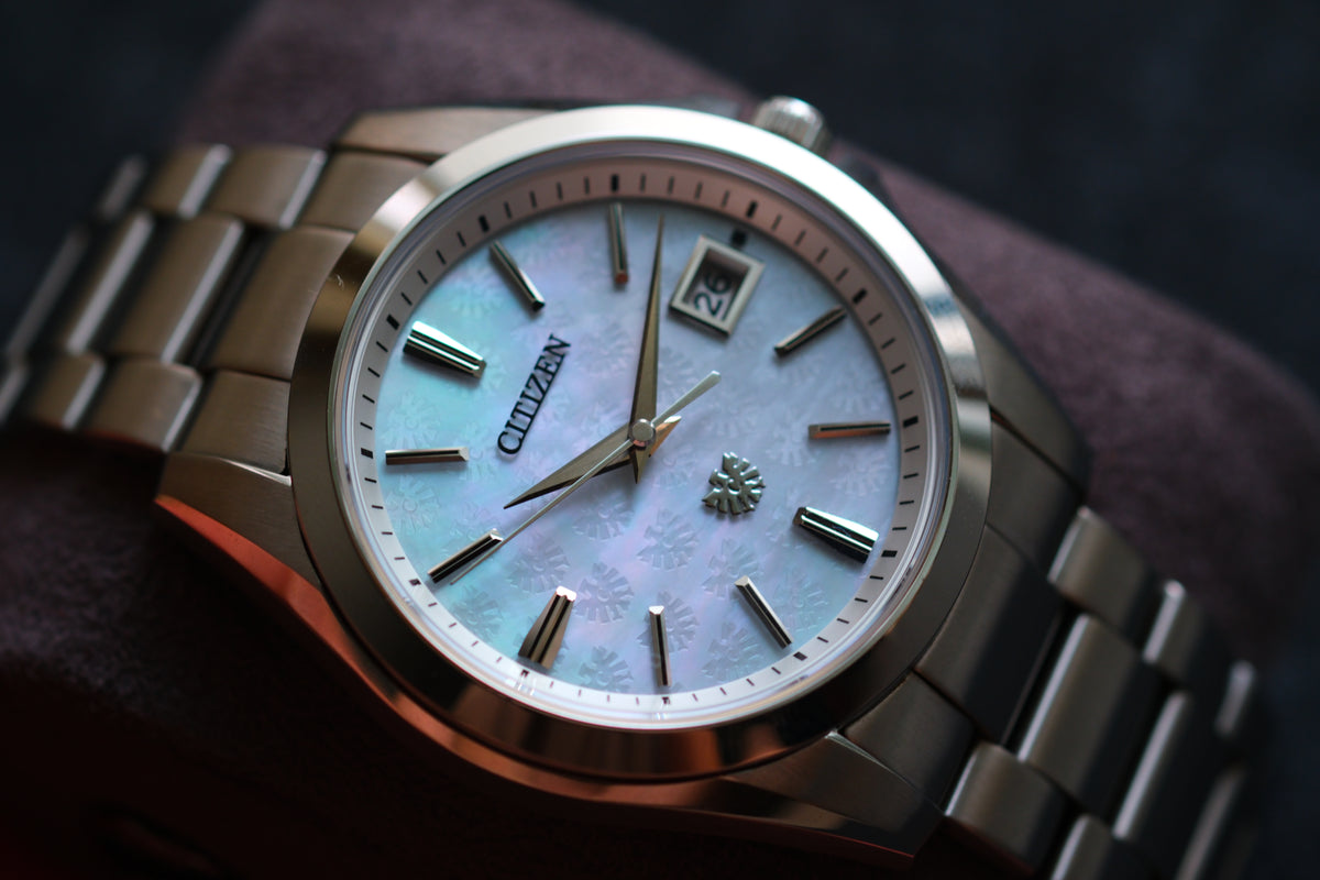 The Citizen AQ4060-50W Eco Drive A060-T026443 Limited Edition 300 MOP Eagle Texture Very Rare Full Box Paper Excelent Condition