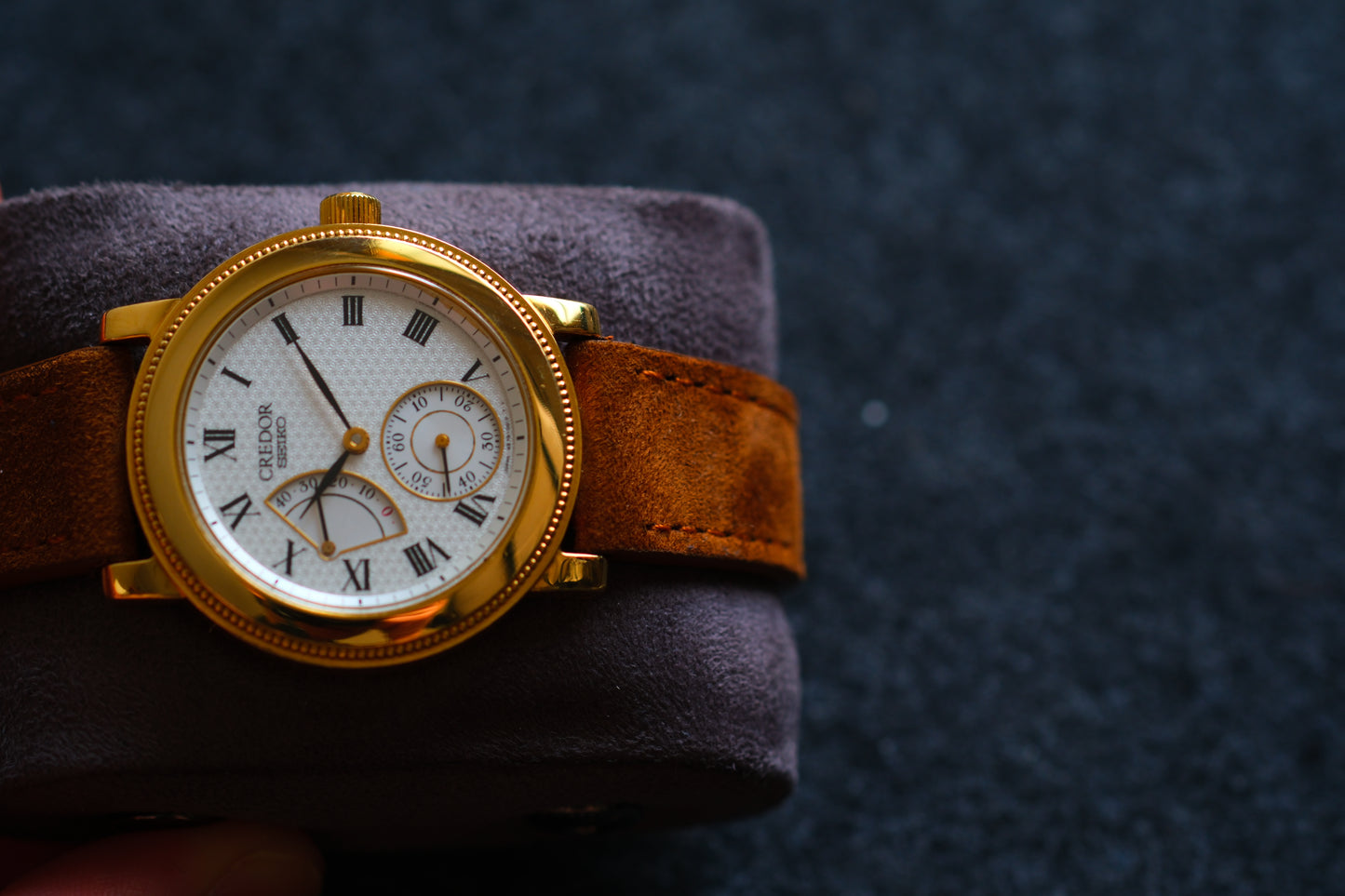Credor GBAY996 4S79-0010 Full Solid 18K Gold Beautiful Texture Dial Dress watch Good Condition