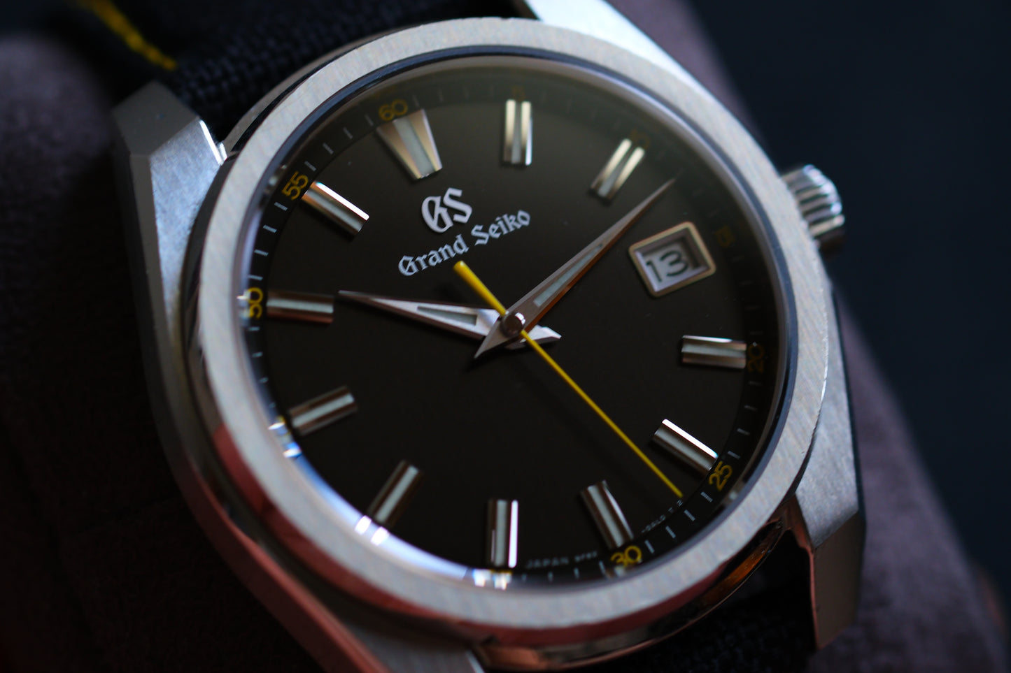Grand Seiko SBGV243/9F83-0AL0 Sport Collection Black Yellow Dial Good Condition Full Box Paper