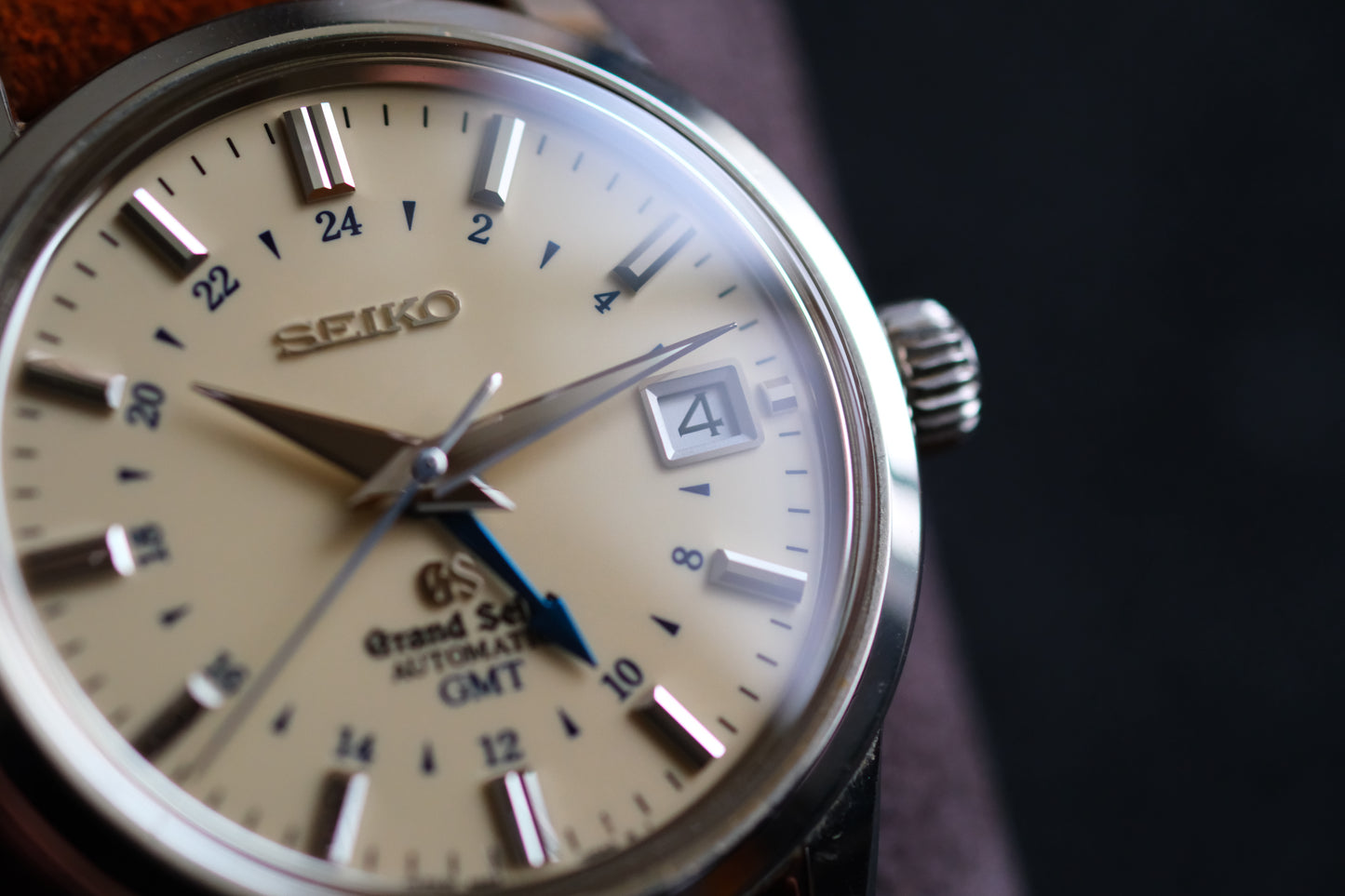 Grand Seiko SBGM021 9s66-00A0 Mechanical GMT Warm Ivory dial Good Condition