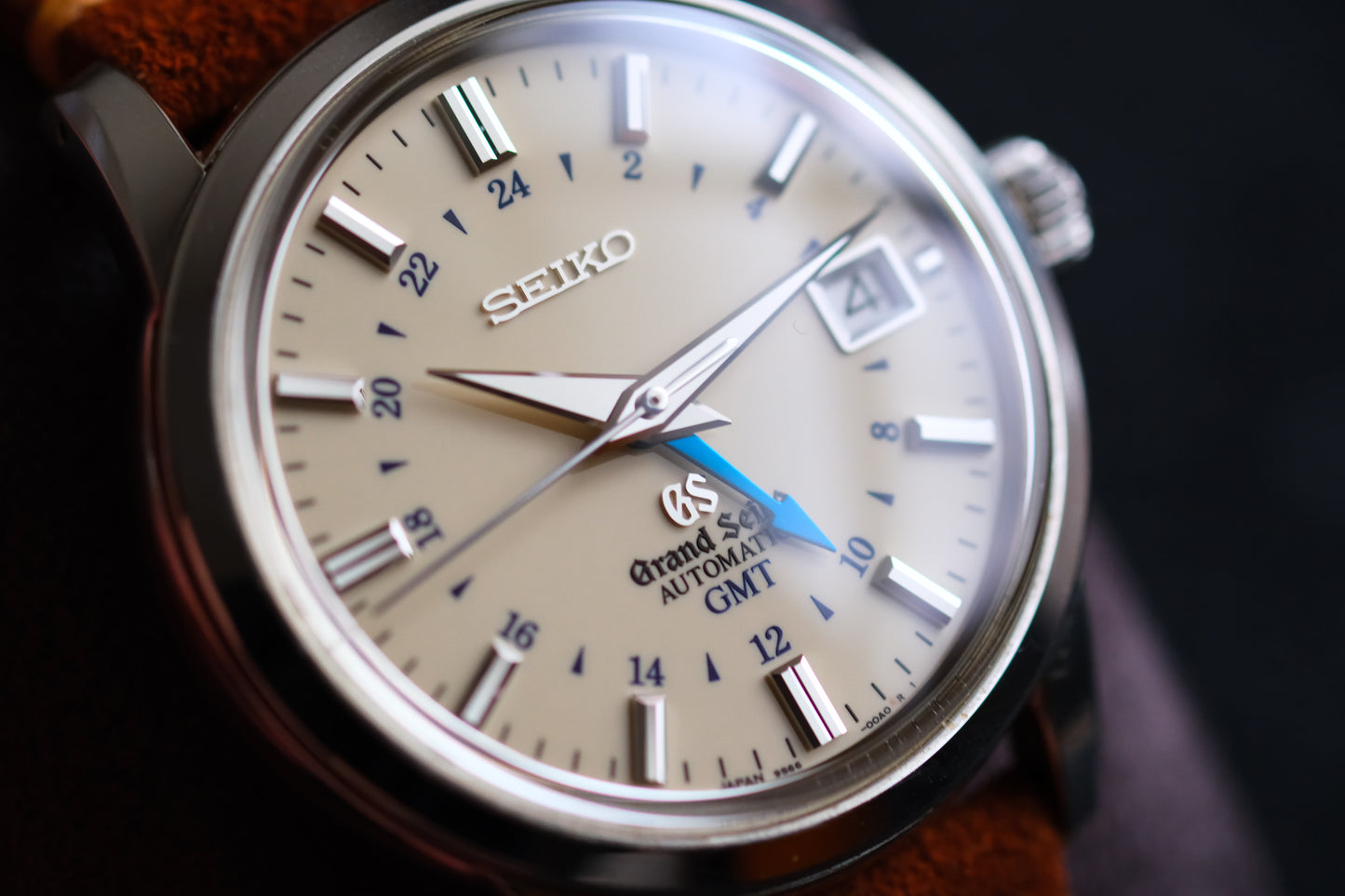Grand Seiko SBGM021 9s66-00A0 Mechanical GMT Warm Ivory dial Good Condition