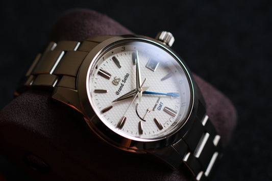 Grand Seiko SBGE209 9R66-0AE0 Spring Drive GMT Blue hands GMT Beautifull Texture Dial