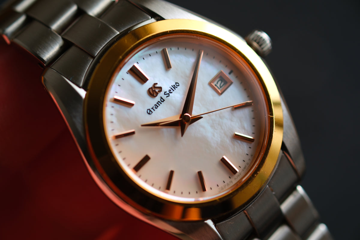 Grand Seiko STGF268 Lady Watch 26mm Heritage Collection 18K Bezel MOP Dial Beautiful Dial Great Condition